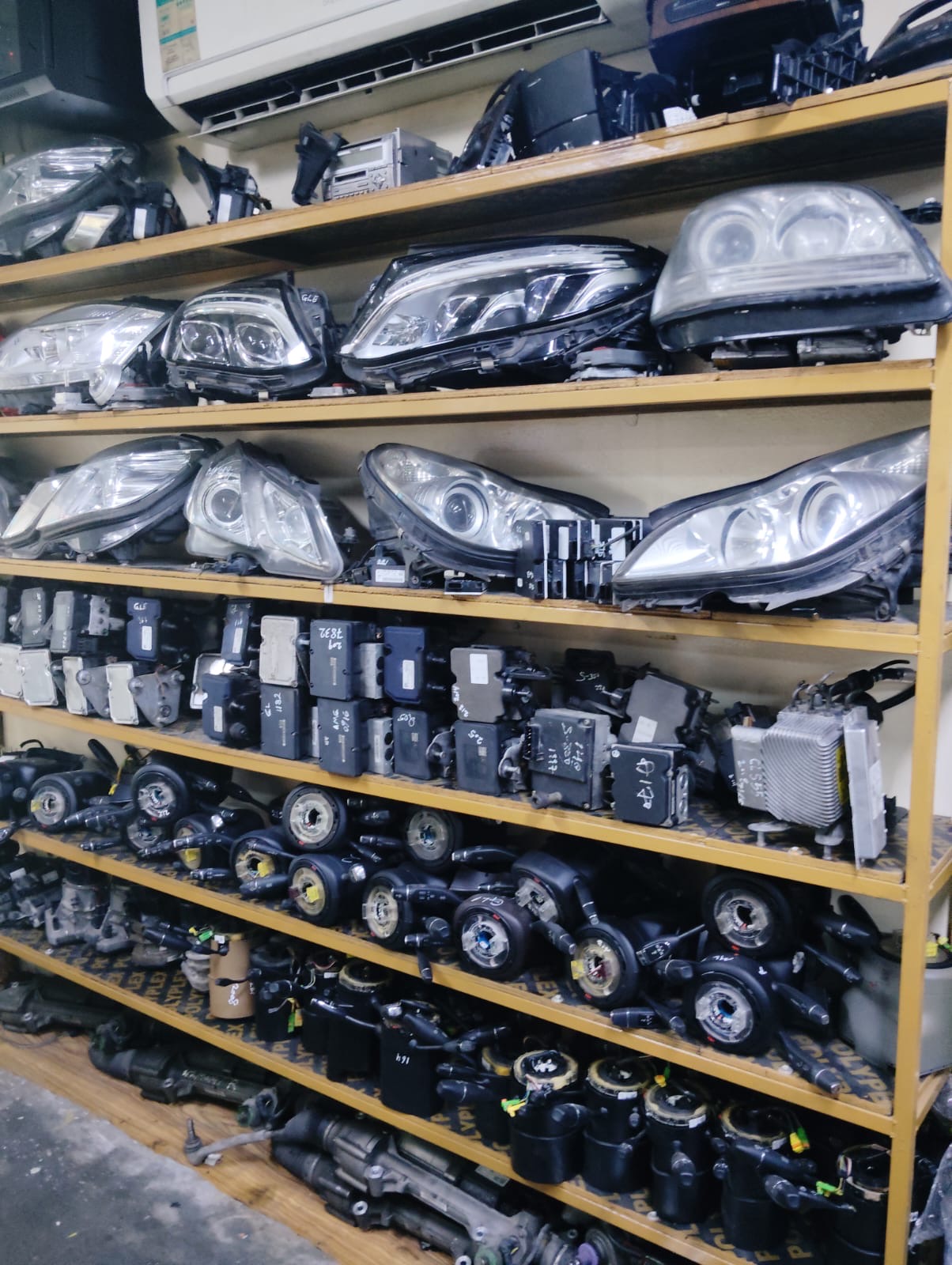 Headlights and parts shelves